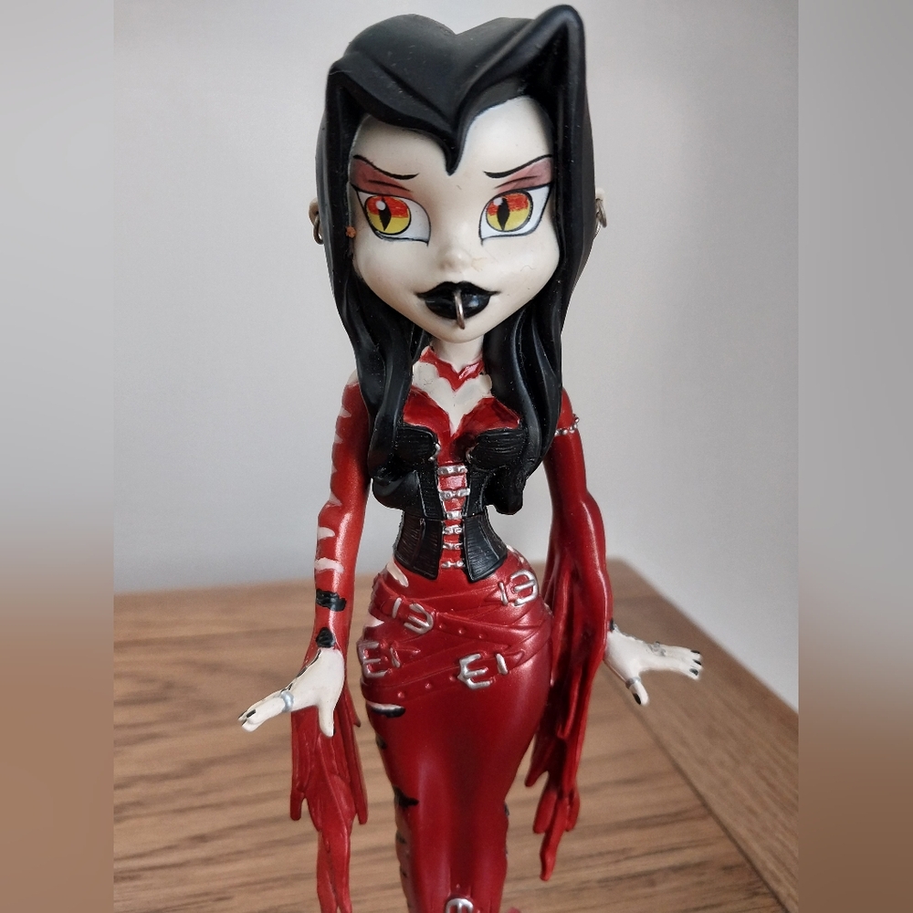 Bleeding Edge Goth "Morbida" 2003, series 1, ComicCon variant 7" figurine - Picture 2 of 8